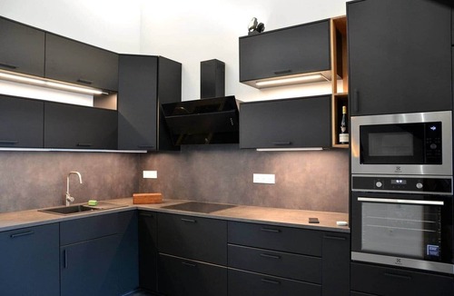 Guenviller House | Industrial loft in a former barn