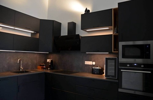 Guenviller House | Industrial loft in a former barn