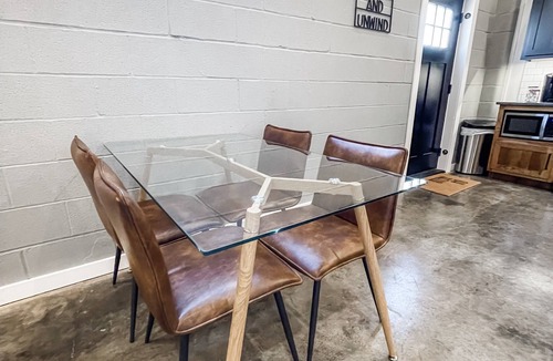 Mountain Home Apartment | Industrial/modern loft within walking distance to downtown!