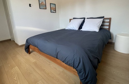 Peuplingues Bed & Breakfast | Industrial-style B&B in Peuplingues