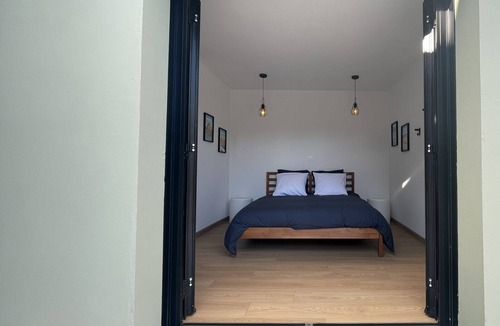 Peuplingues Bed & Breakfast | Industrial-style B&B in Peuplingues