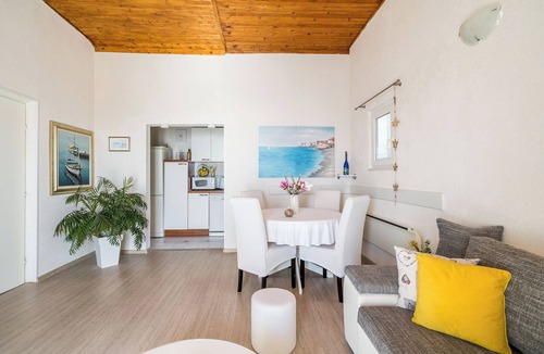 Lozica Apartment | Indy's Beach Apartments