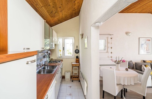 Lozica Apartment | Indy's Beach Apartments