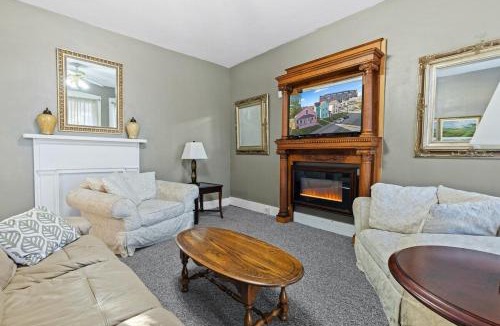 Babe Denny House | Indy Stadium Villas 710