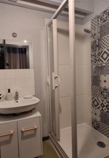 Anzin Apartment | Ines parking rénové proche cité congrès cocon cosy 23m2