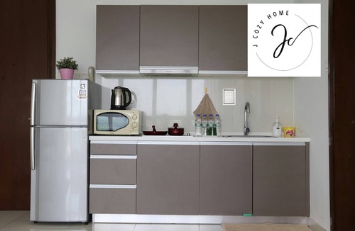 Chow Kit Apartment | Infinity Pool + Night KLCC View + KL Tower View + Subway @Regalia Suites