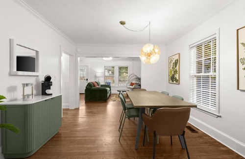 East Side House | Infrared Sauna | King Beds | Pet Friendly | Pool