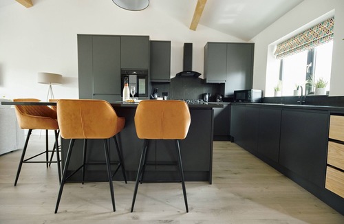 Settle Cottage | INGLEBOROUGH LODGE, with a garden in Settle