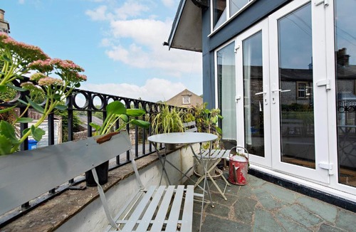 Ingleton House | Inglefall & Jasmine Cottages