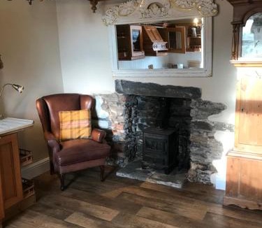 Lindale House | Inglenook Cottage