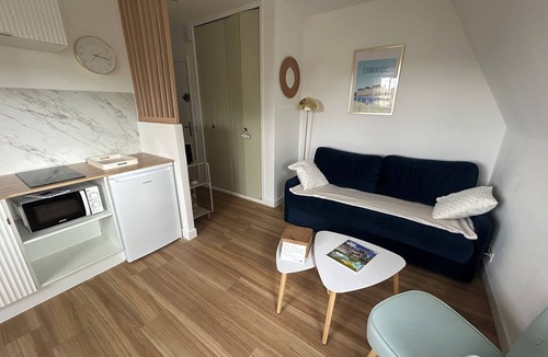 Cabourg Apartment | Ingrid's rose garden