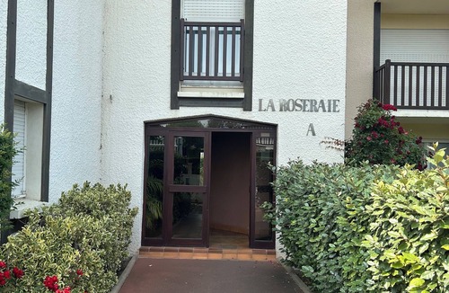 Cabourg Apartment | Ingrid's rose garden