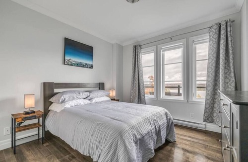 Boischatel Apartment | Initial Feng Shui Vue Fleuve