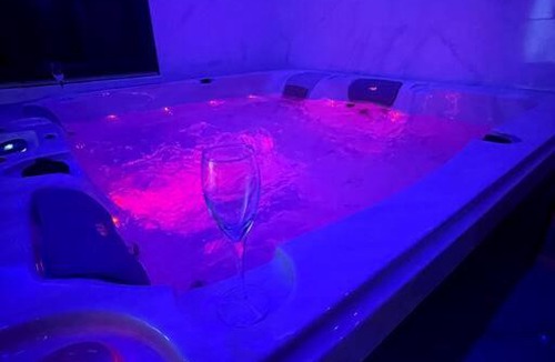 Sainte-Savine Villa | Initimy Spa