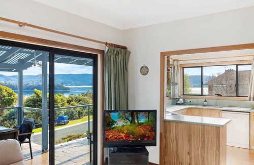 Narooma House | Inlet Views @ 20 The Loop