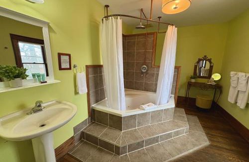 Ruthven Hotel | Inn 31