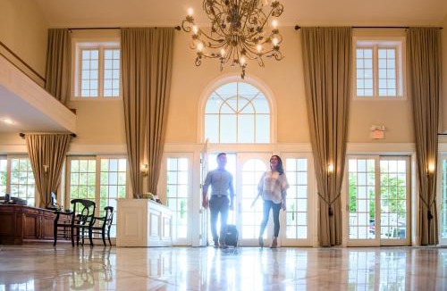 Suttons Bay Hotel | Inn at Black Star Farms