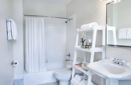 Fayetteville Hotel | Inn at Carnall Hall
