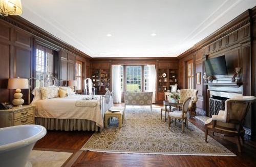 Haymarket Hotel | Inn at Evergreen