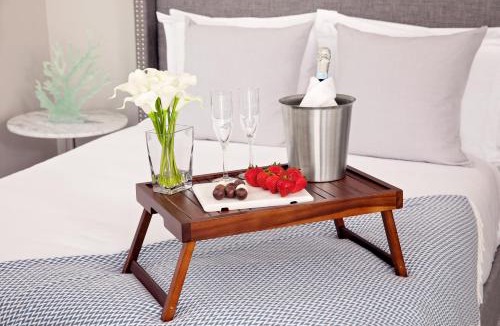 Niantic Bed & Breakfast | Inn at Harbor Hill Marina