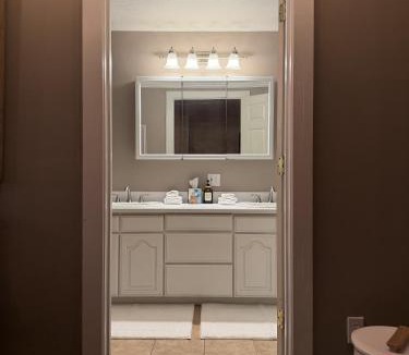 Ilwaco Hotel | Inn at Harbour Village