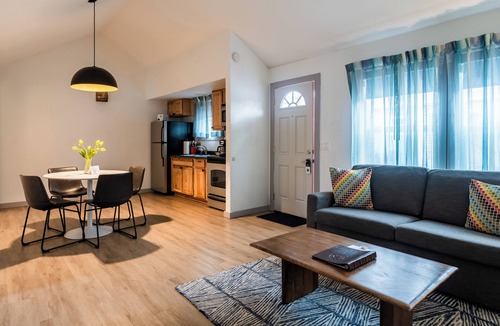 Downtown Cannon Beach Hotel | Inn at Haystack Rock