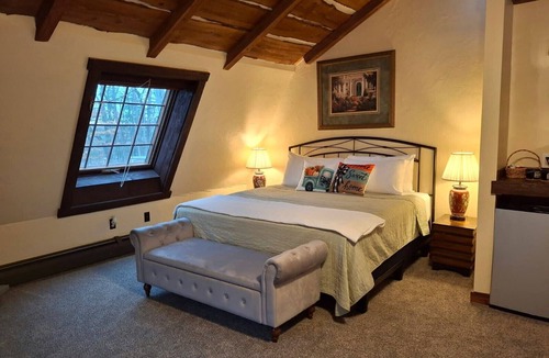 Forestburgh Hotel | Inn at Lake Joseph