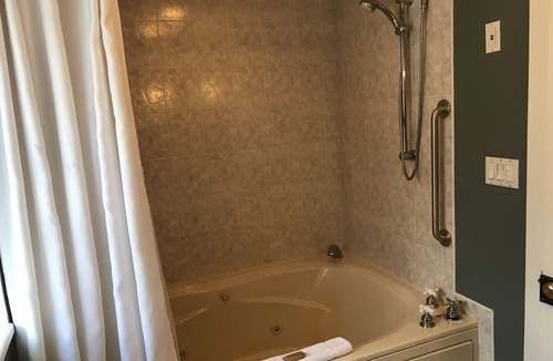 Hope Bed & Breakfast | Inn at Millrace Pond