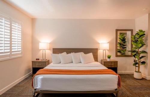 Moss Landing Hotel | Inn At Moss Landing Point