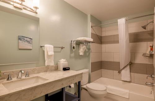 Moss Landing Hotel | Inn At Moss Landing Point