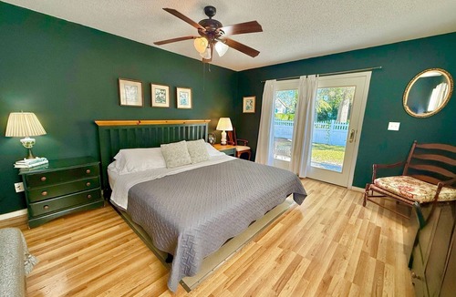 Oriental Bed & Breakfast | Inn at Oriental