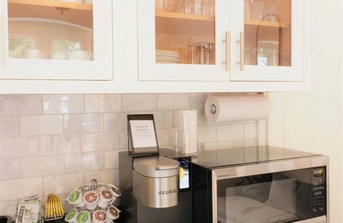 Portland Hotel | Inn at Park Spring 3 - Self Check In - Parking