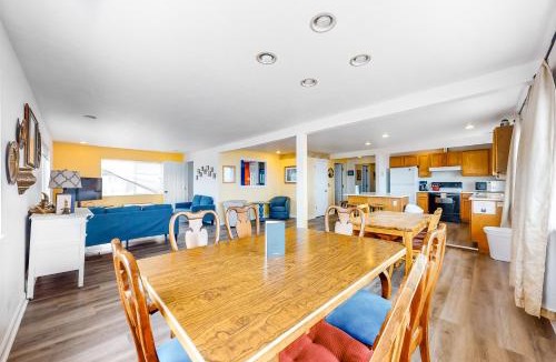 Edgewater Shores House | Inn at Sandcastle Beach