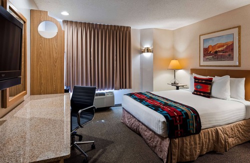 Santa Fe Hotel | Inn at Santa Fe, SureStay Collection by Best Western