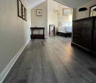 Bracebridge Hotel | Inn at the Falls