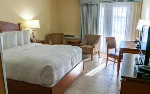 Kincardine Hotel | Inn at the Harbour