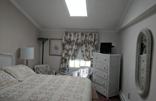 Village Green Bed & Breakfast | Inn At The Park - The Cottage