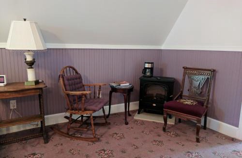Village Green Hotel | Inn at the Park