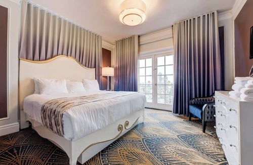 Park West Hotel | Inn At The Park