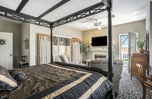 South Haven Bed & Breakfast | Inn At the Park
