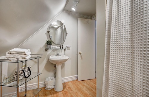 Dildo Hotel | Inn By The Bay