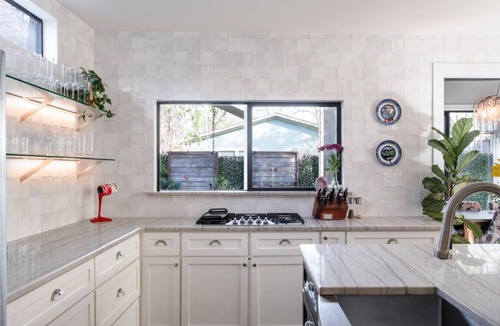 Cherrywood House | Inn Cahoots - Hollywood Ave Retreat Home