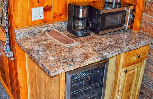 Estes Park Hotel | Inn on Fall River & Fall River Cabins