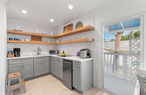 Pass-a-Grille Hotel | Inn on the Beach