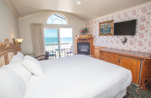 Pierpont Bay Hotel | Inn On The Beach