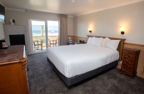 Pierpont Bay Hotel | Inn On The Beach