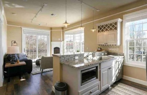 Blaine Apartment | Inn on the Harbor Suite 301