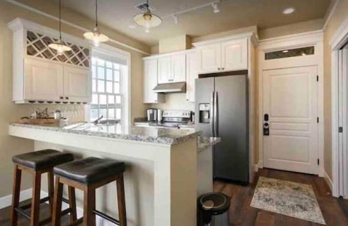 Blaine Apartment | Inn on the Harbor Suite 301