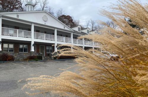 Peekskill Hotel | Inn on the Hudson