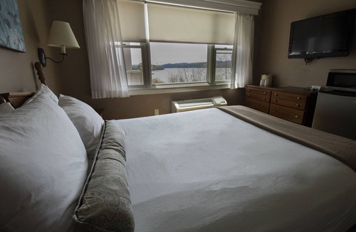 Peekskill Hotel | Inn on the Hudson